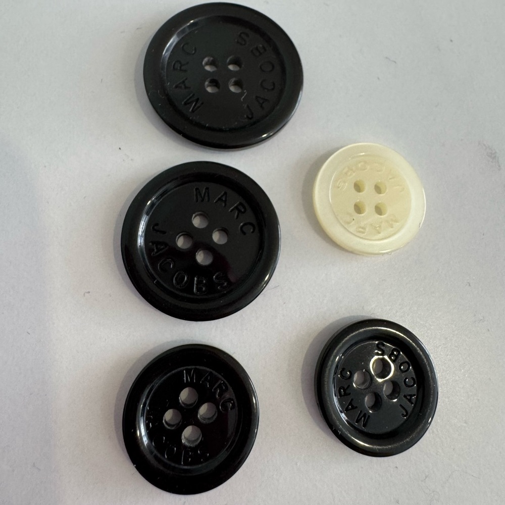 Marc Jacobs Black and Cream Buttons - 5 total